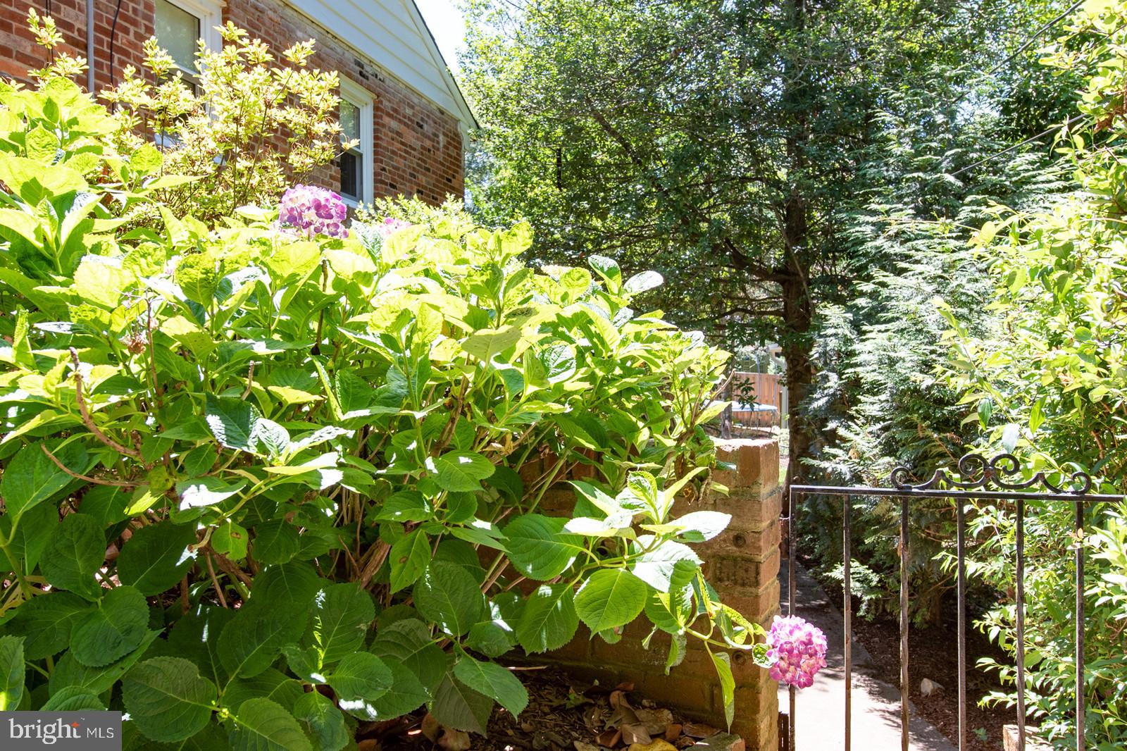 HOLLIN HALL VILLAGE - Residential