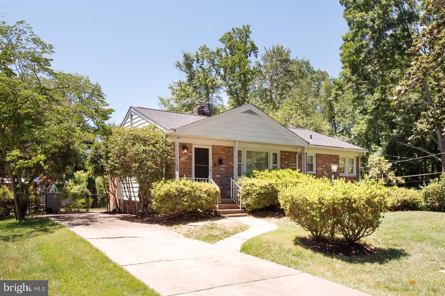 Hollin Hall two-level rambler on private lot faces woods and parkland; NEW roof and gutter system, newer furnace & a/c, newer stainless kitchen appliances;  hardwood floors on main level;  addition of sunroom in rear with tons of natural light;  walkout basement is fully finished; two patios and fully fenced, level back yard;  Original owner is selling and kept the house and property in immaculate condition; Waynewood School district
