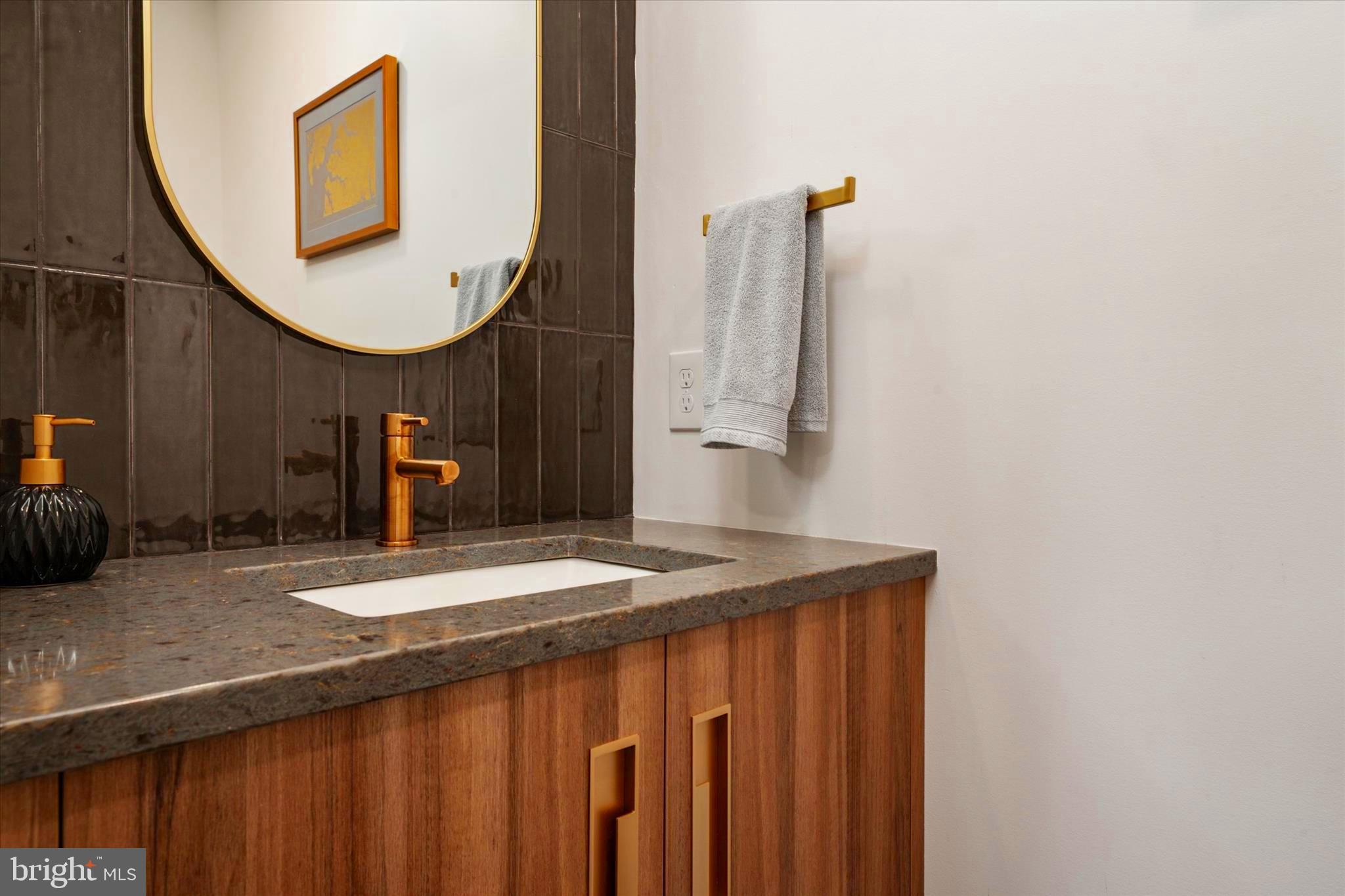 EASTPORT - Residential