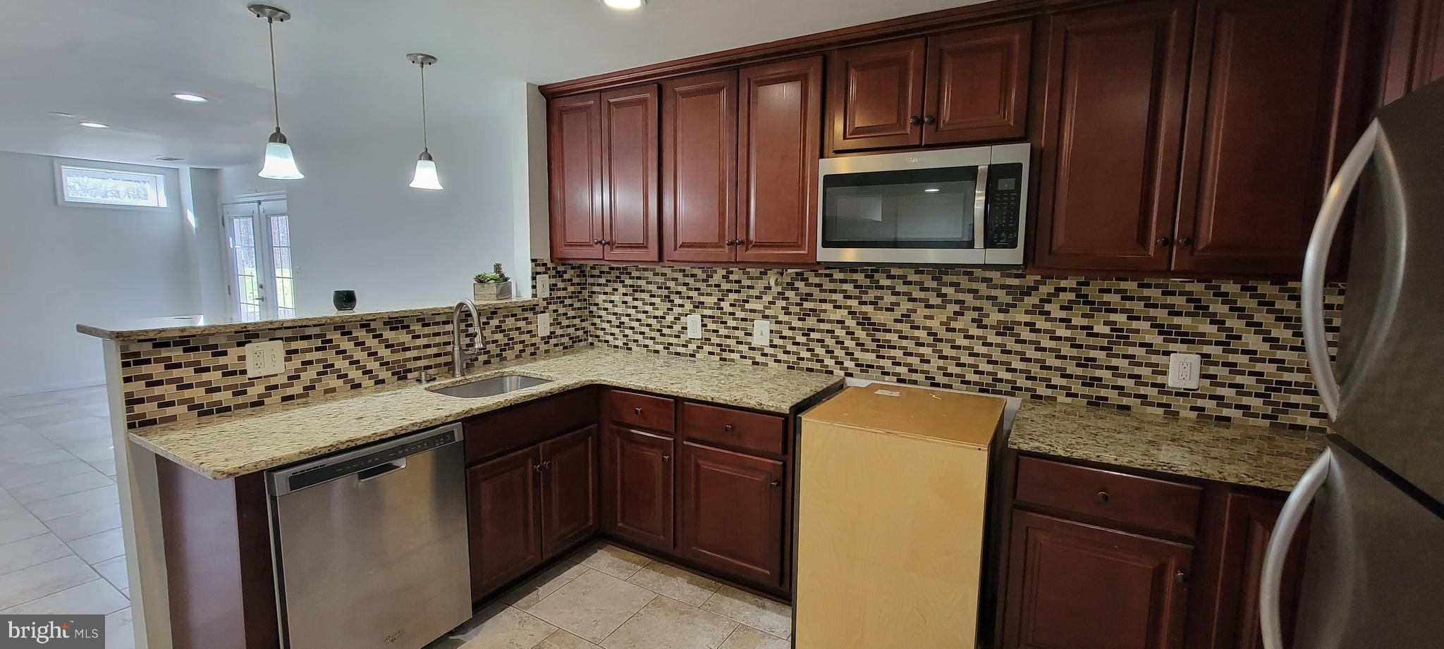 WAYSIDE VILLAGE - Residential Lease