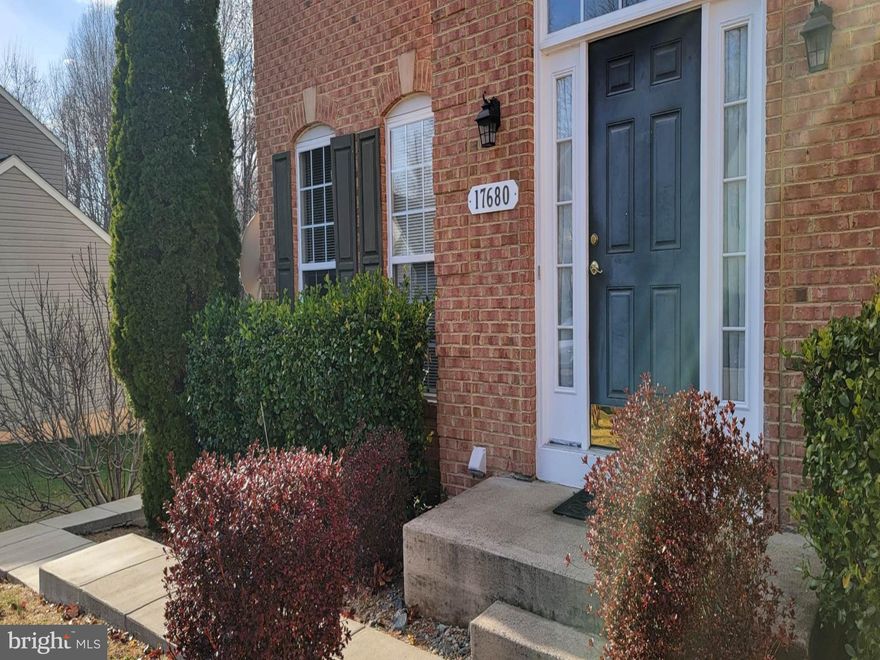 BASEMENT RENTAL: Welcome to this beautiful and private basement rental 🏡✨ featuring 2 bedrooms and 2 full bathrooms. The space offers a full kitchen 🍴 with microwave, dishwasher, and refrigerator, as well as a large pantry and bar seating area—everything you need except a stove or range.

Tenants enjoy a private entrance 🚪 through the backyard that opens into a spacious and light-filled family room ☀️, creating a warm and inviting atmosphere. The laundry room is conveniently located right off the kitchen 🧺, making daily living a breeze.

One bedroom is located toward the back of the unit with a nearby full bathroom 🛁, while the second bedroom or den is on the opposite side and features its own attached full bathroom 🚿.

With plenty of street parking 🚗 available, this home offers the perfect balance of comfort, privacy, and convenience.