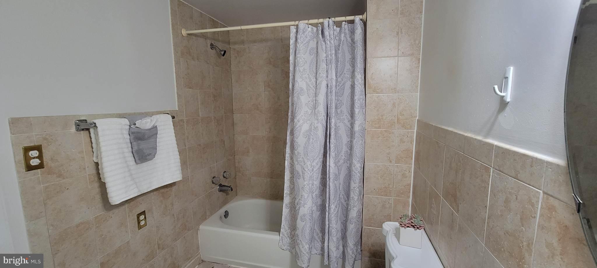 WAYSIDE VILLAGE - Residential Lease