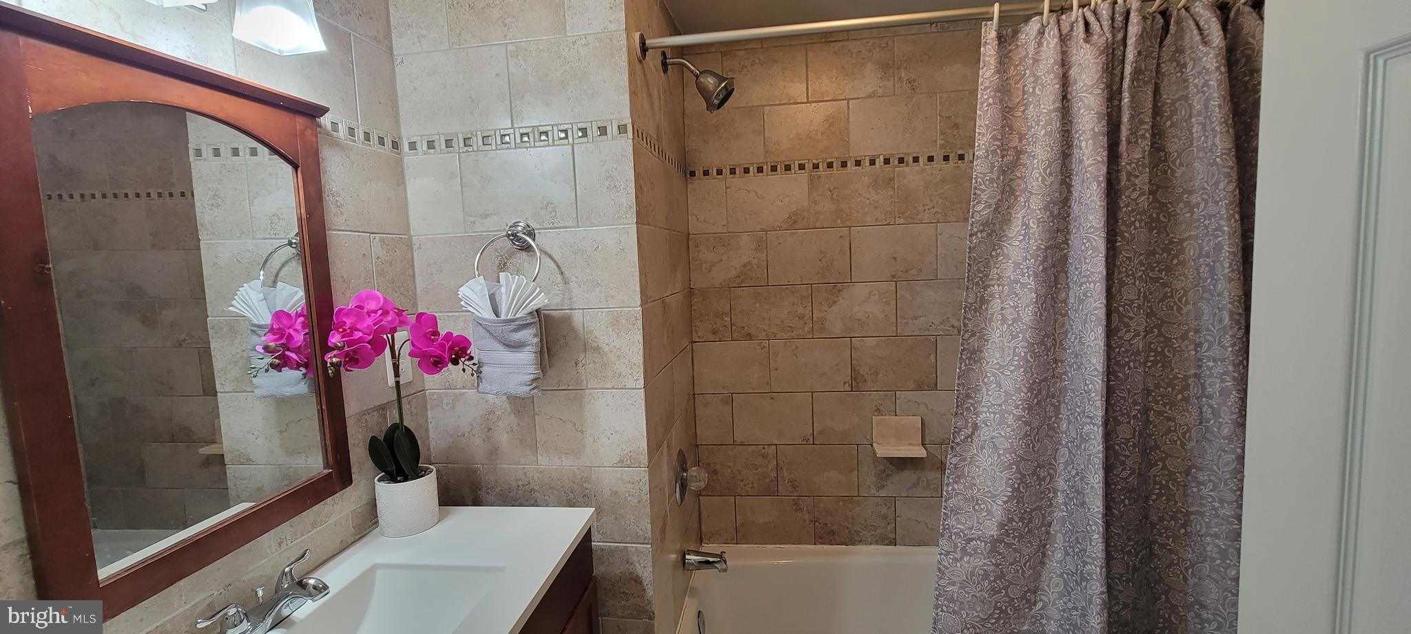 WAYSIDE VILLAGE - Residential Lease