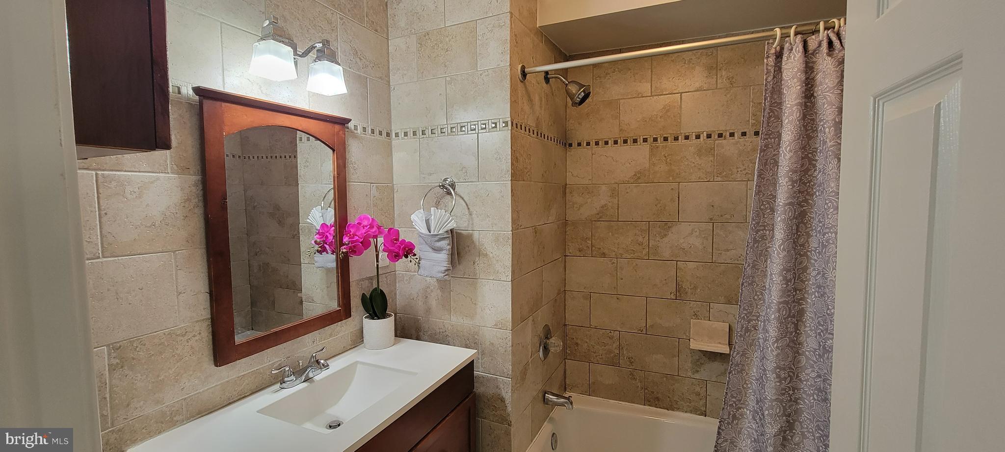 WAYSIDE VILLAGE - Residential Lease