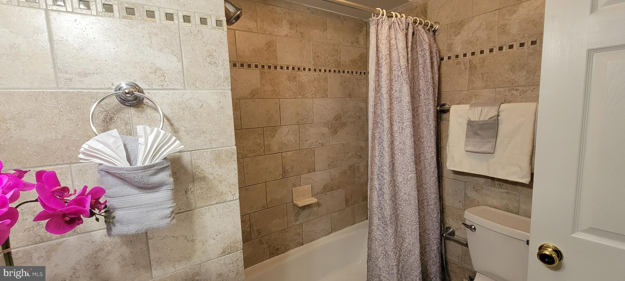 WAYSIDE VILLAGE - Residential Lease