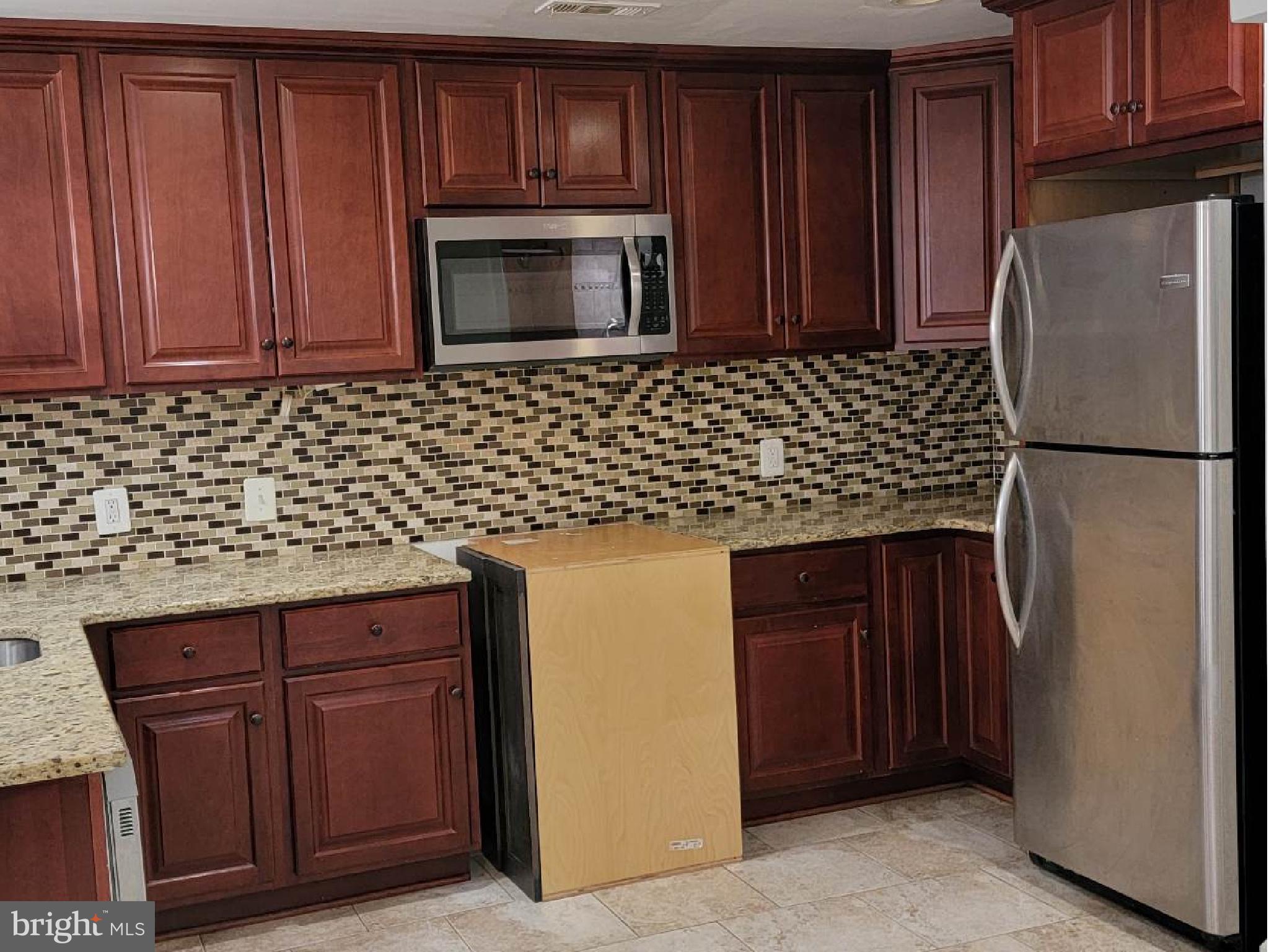 WAYSIDE VILLAGE - Residential Lease