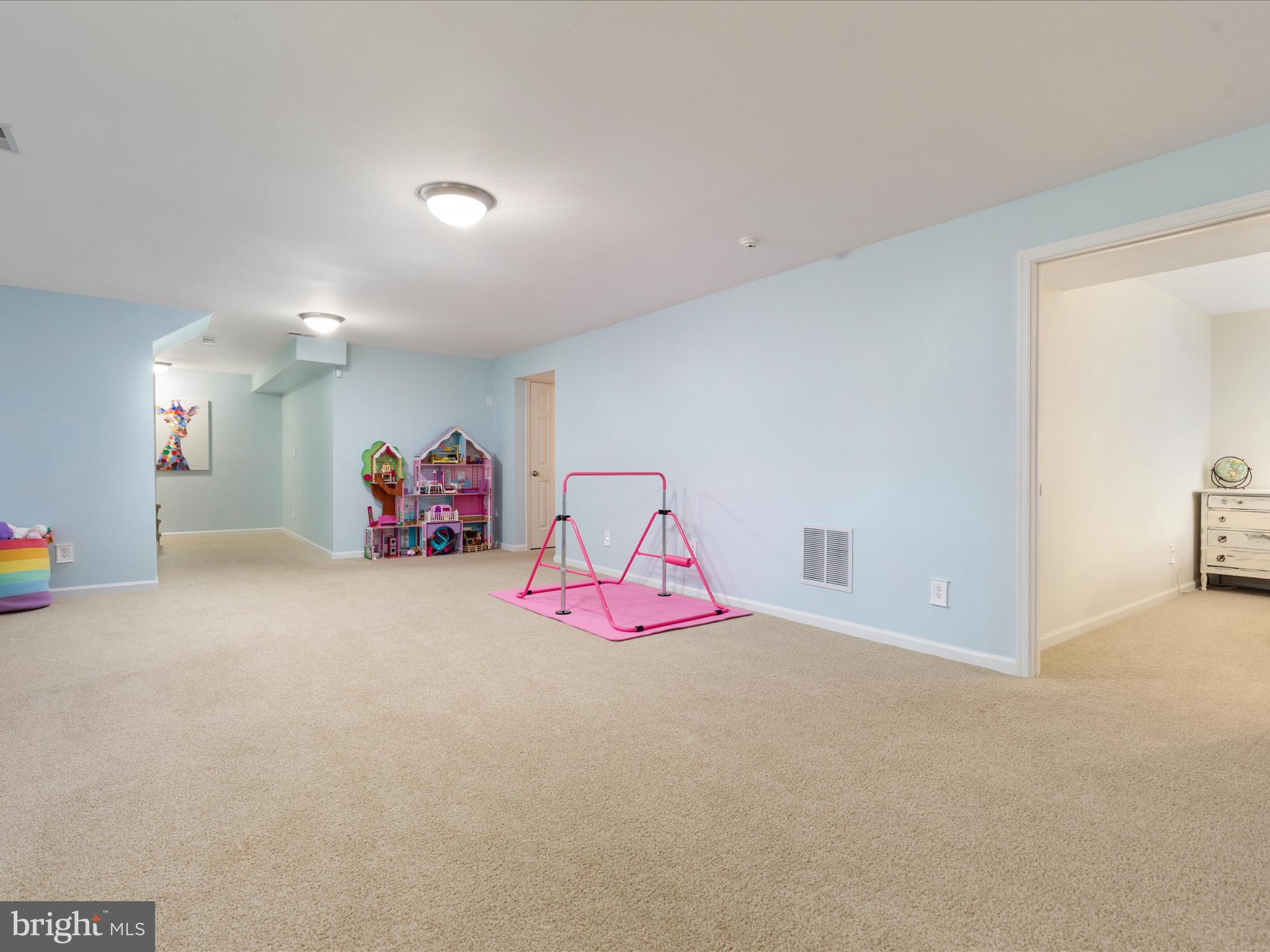 SOMERSET - Residential