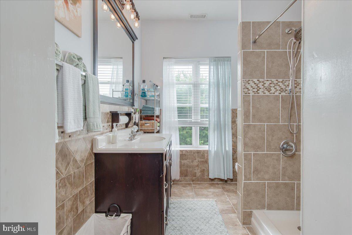 RESERVOIR HILL - Residential