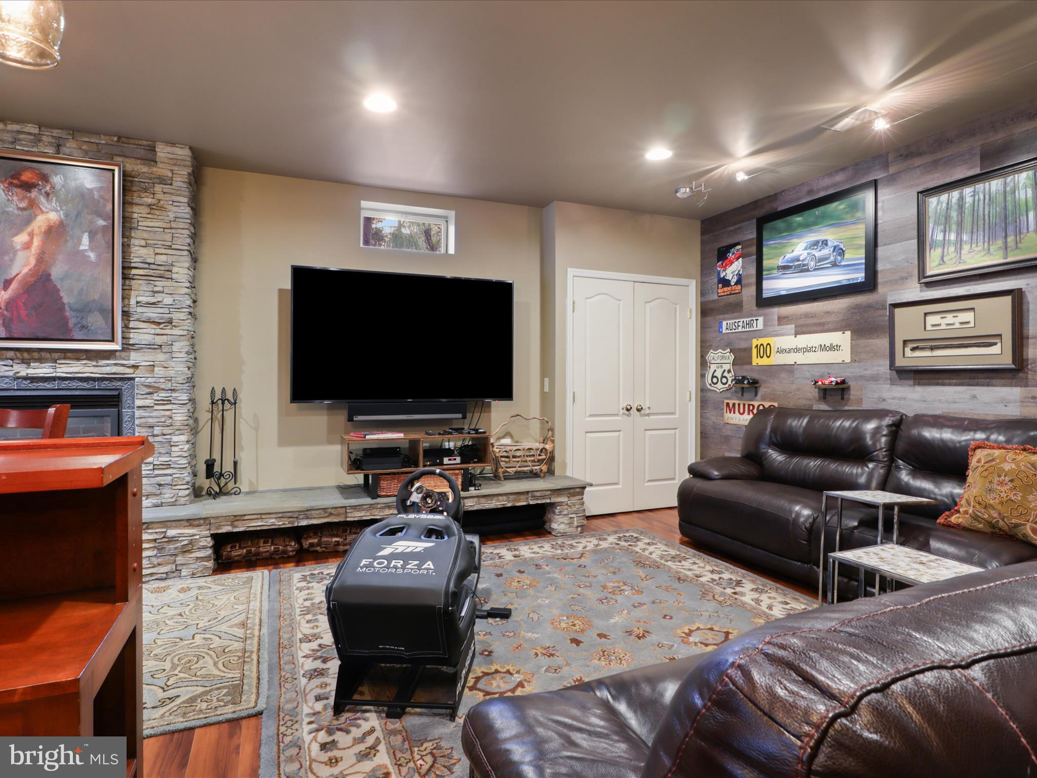 OAK HILL ESTATES - Residential