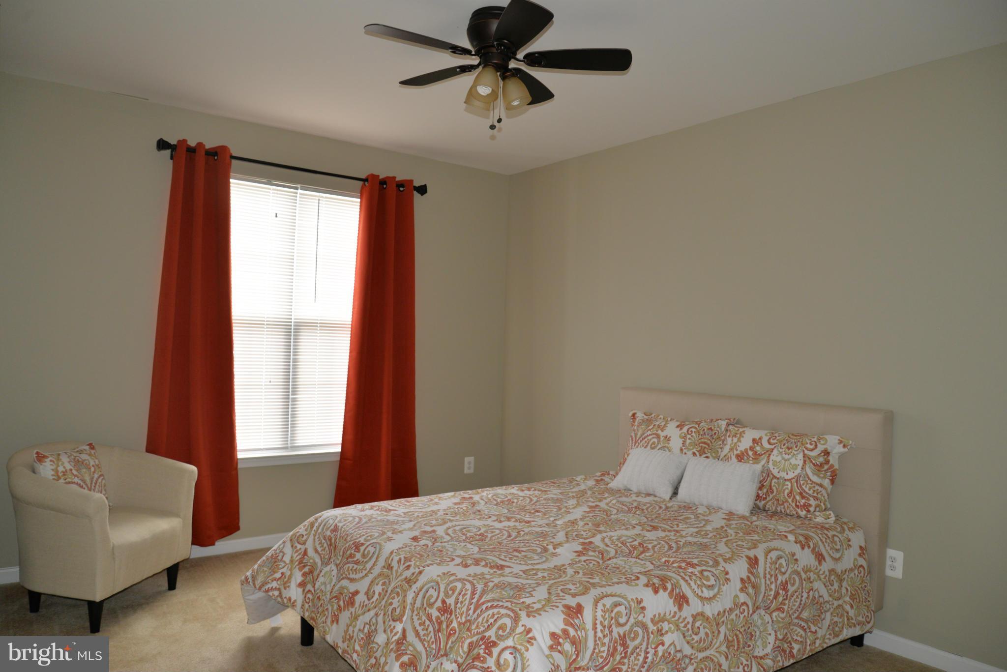 RESIDENCES AT DULLES PRK - Residential Lease