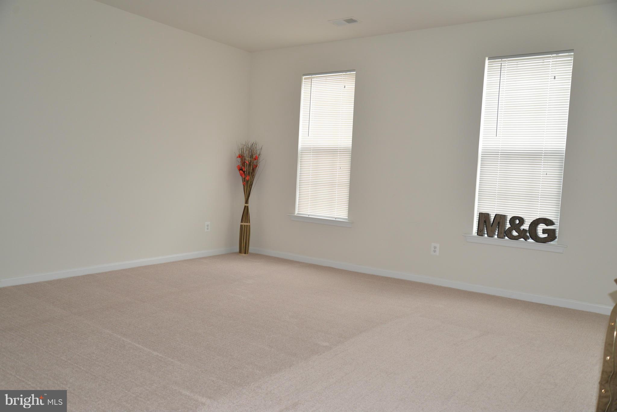 RESIDENCES AT DULLES PRK - Residential Lease