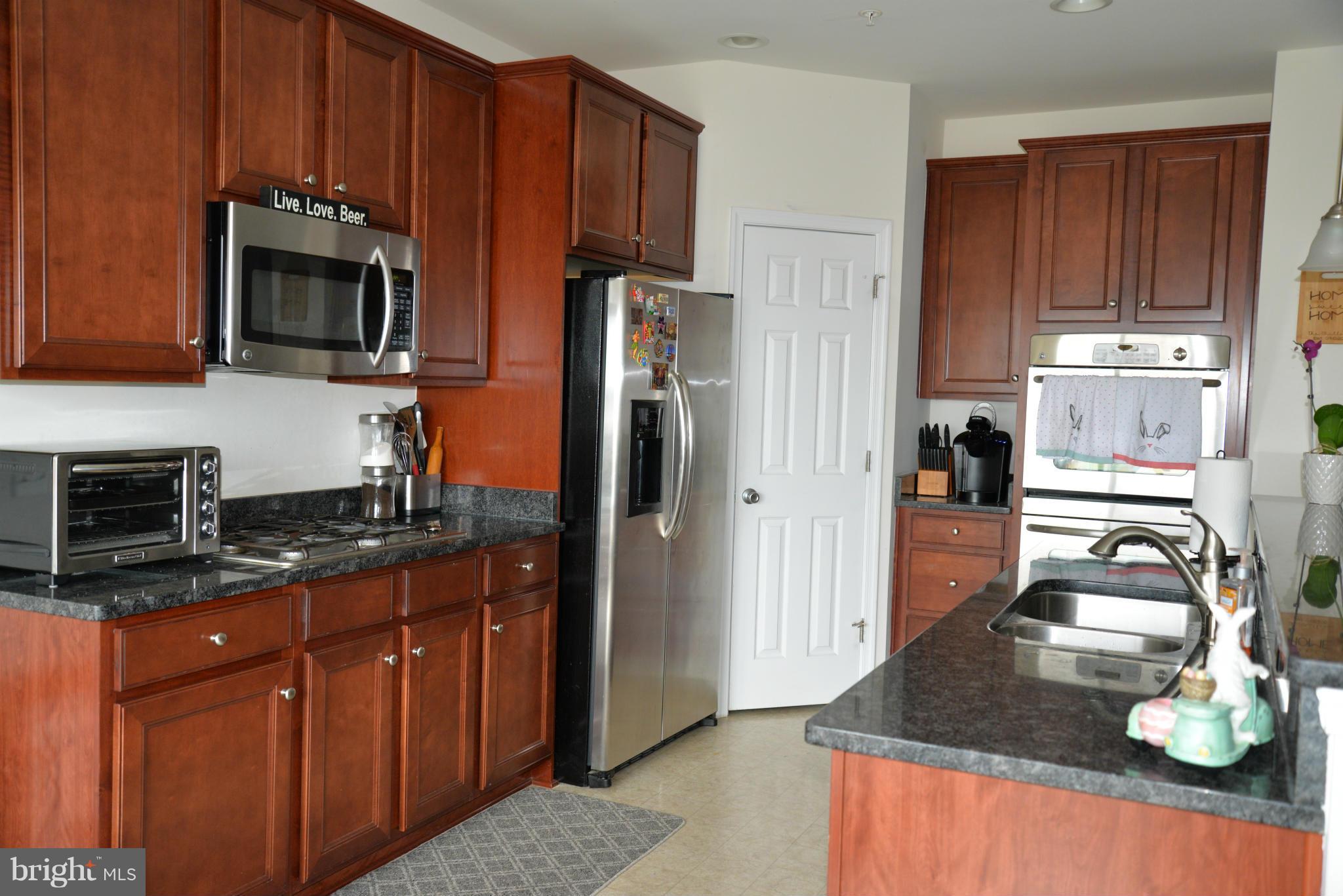 RESIDENCES AT DULLES PRK - Residential Lease