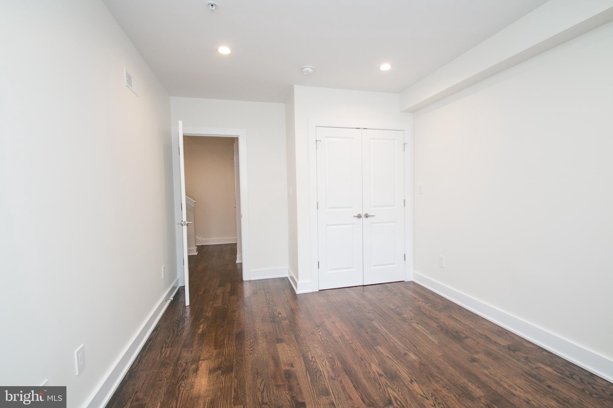 QUEEN VILLAGE - Residential Lease