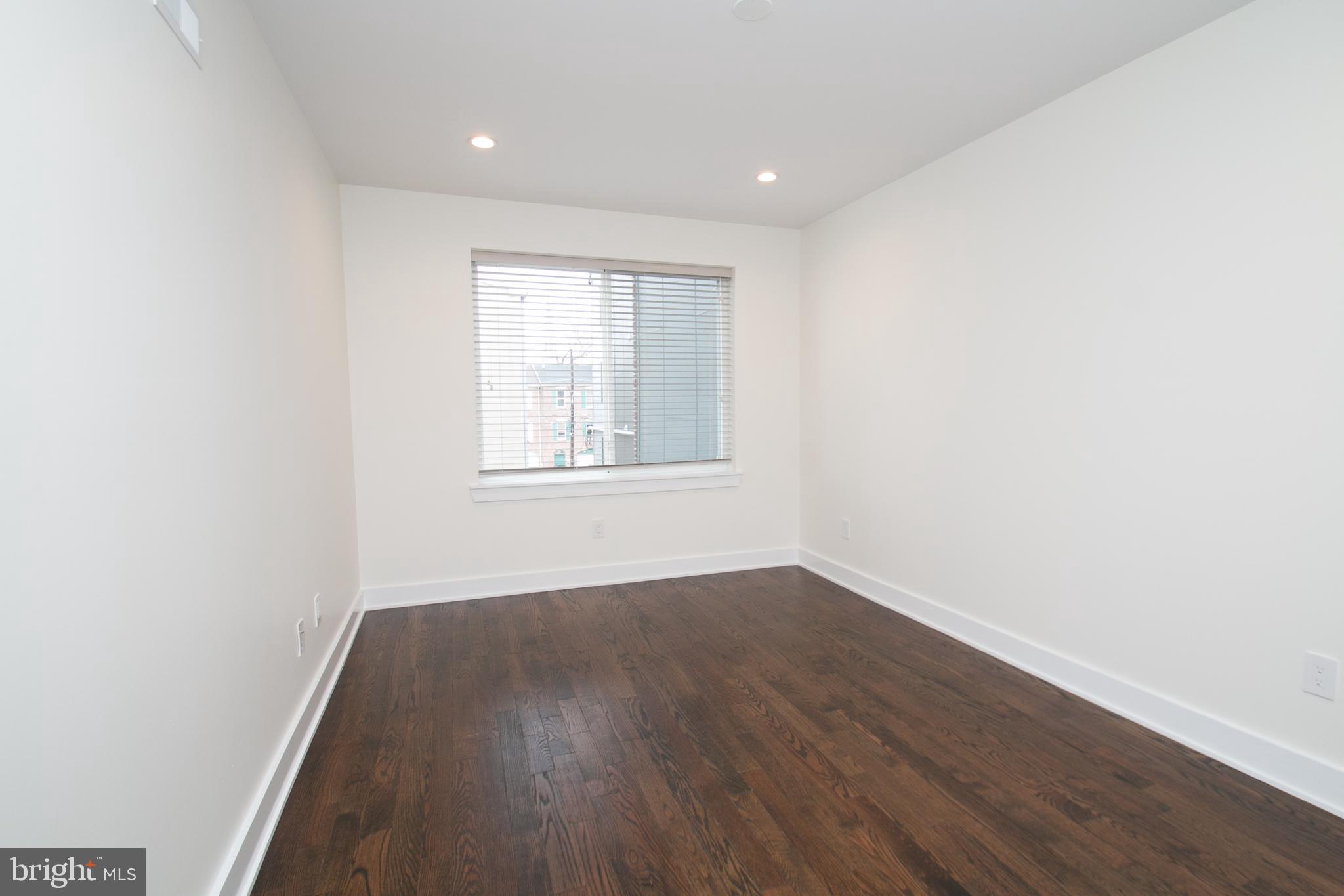 QUEEN VILLAGE - Residential Lease