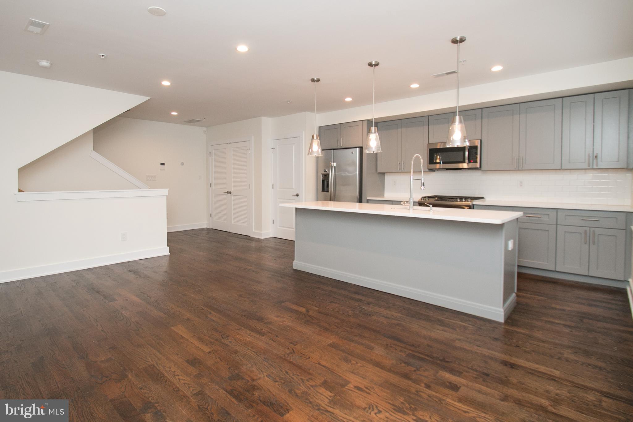 QUEEN VILLAGE - Residential Lease
