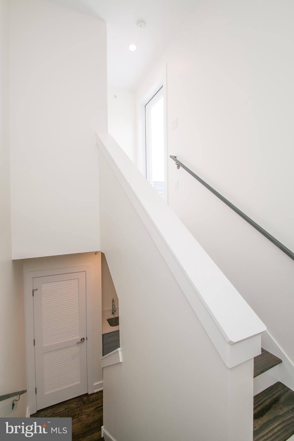 QUEEN VILLAGE - Residential Lease