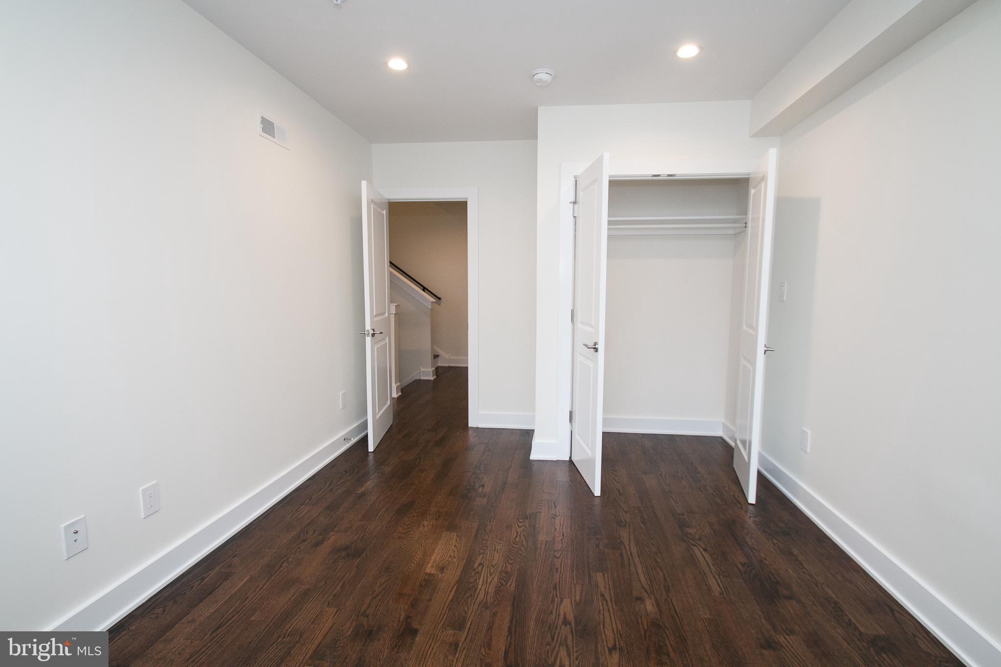 QUEEN VILLAGE - Residential Lease