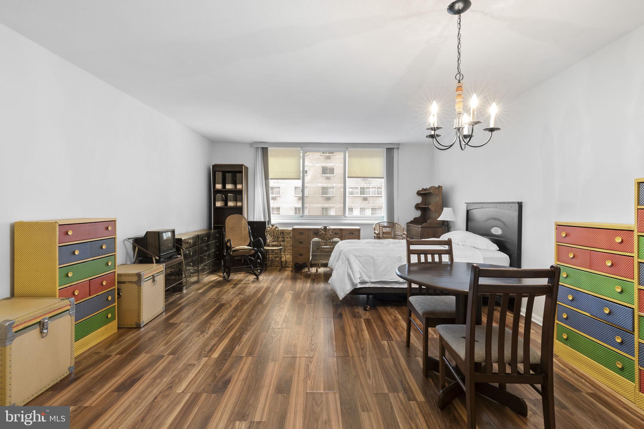 1901 JOHN F KENNEDY BOULEVARD 810