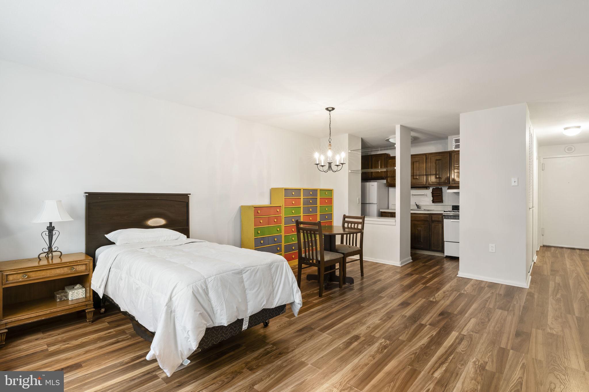 1901 JOHN F KENNEDY BOULEVARD 810