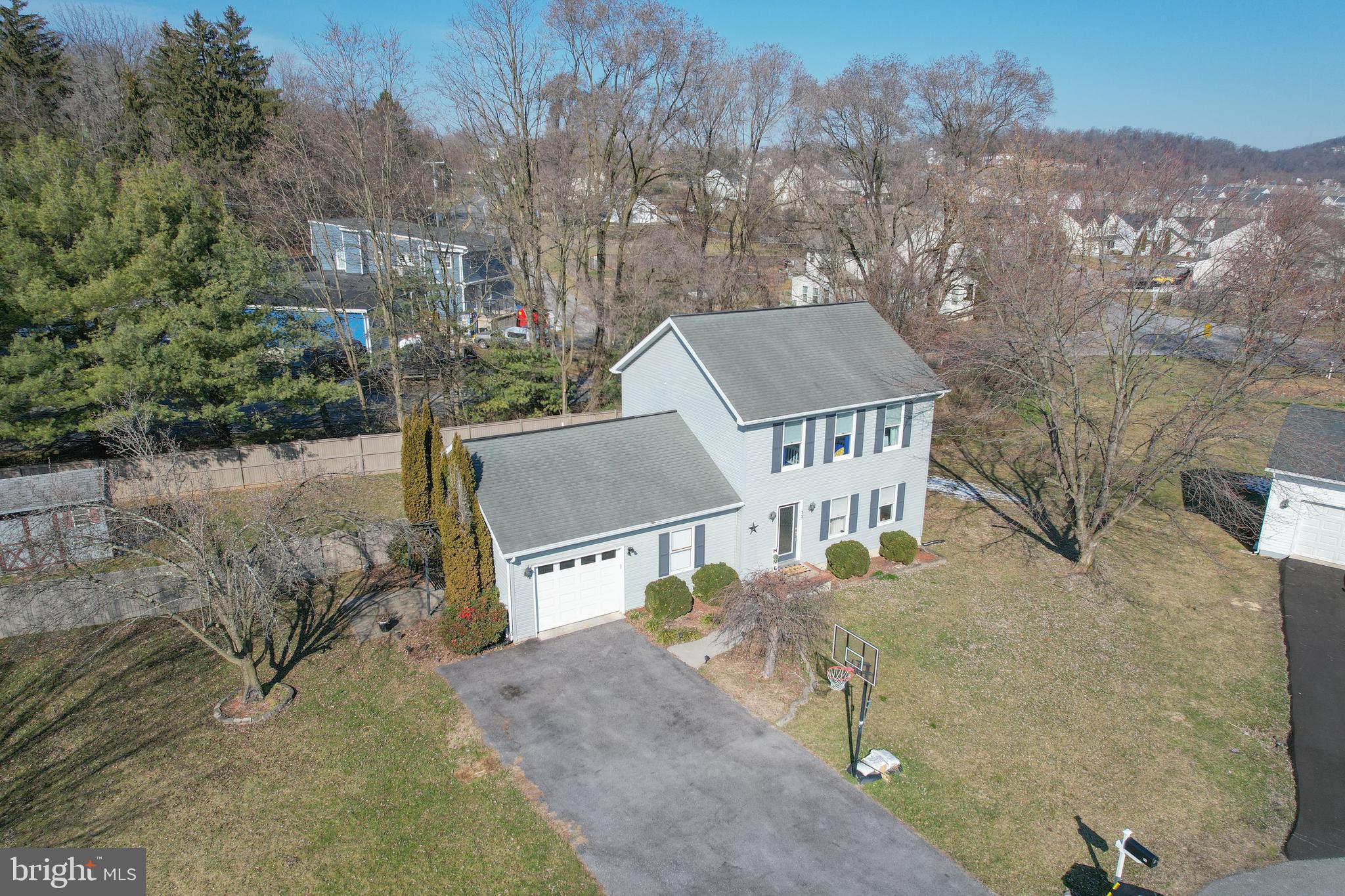 FORT HILL FARMS - Residential