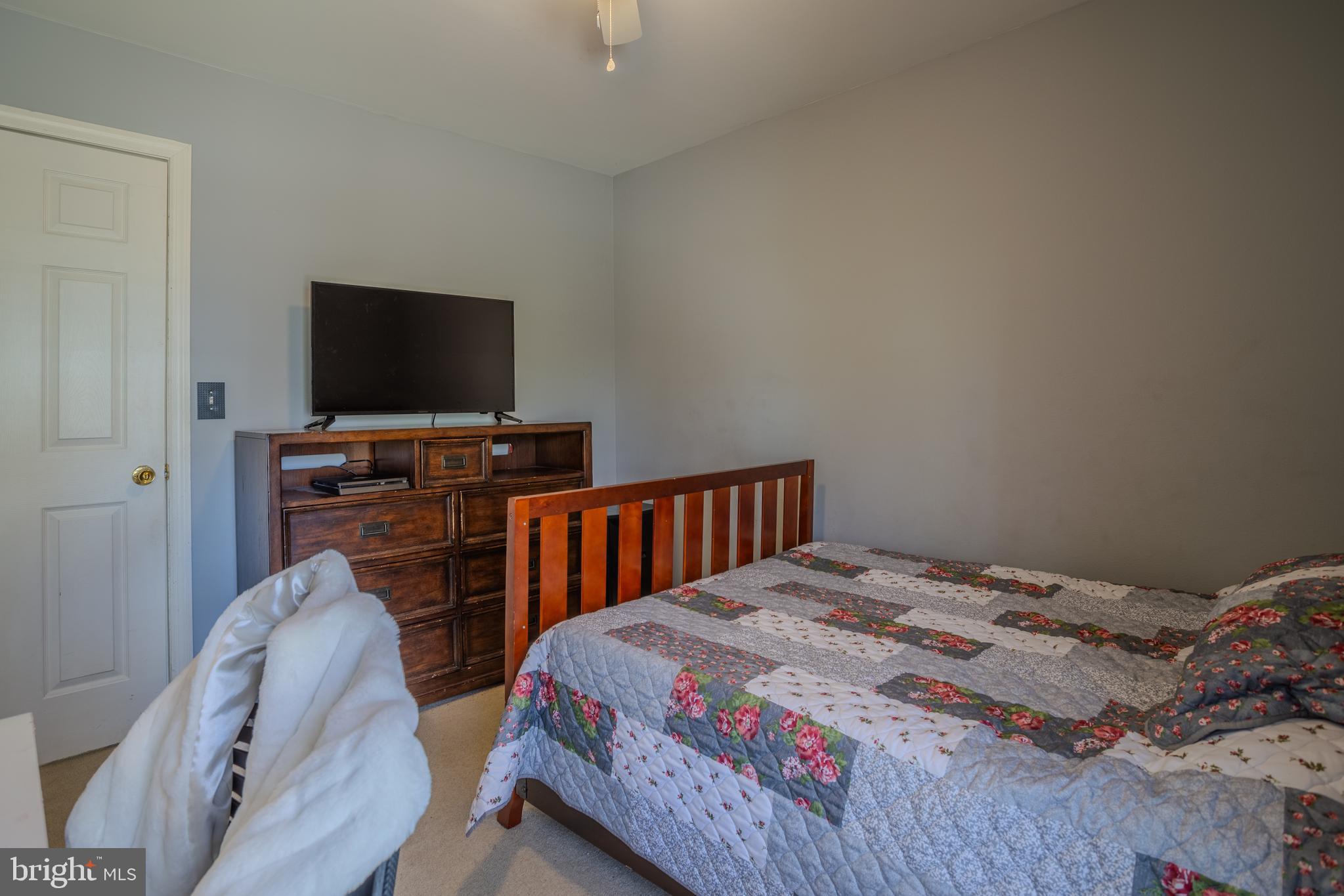 FORT HILL FARMS - Residential