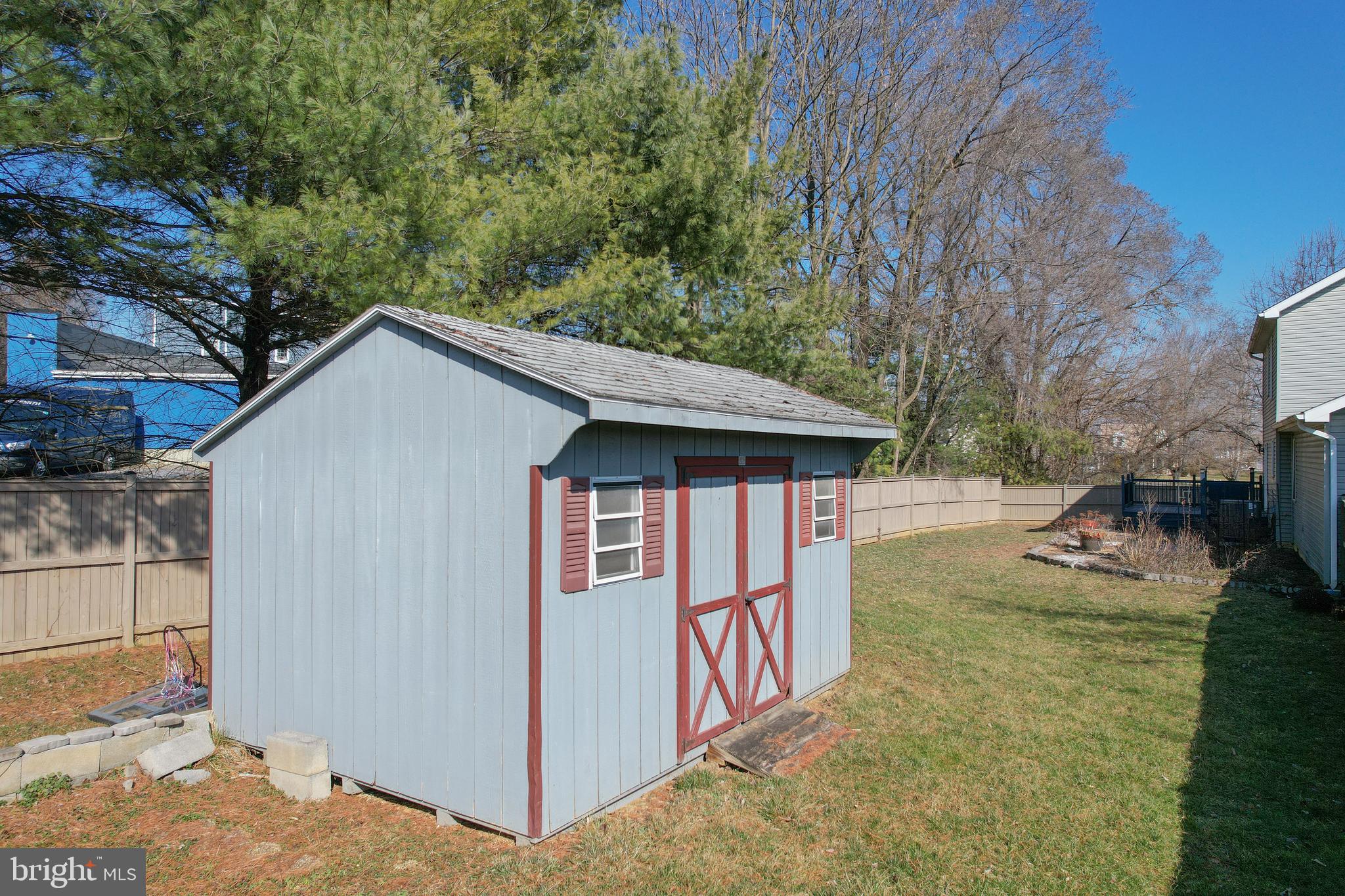 FORT HILL FARMS - Residential