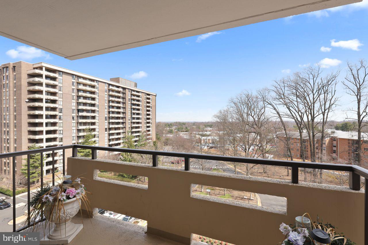 ENCORE OF MCLEAN - Residential