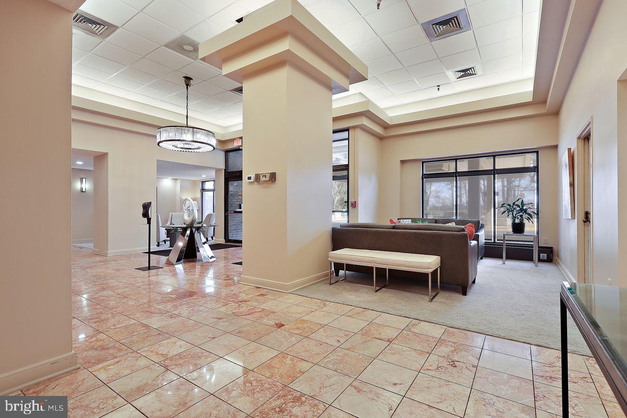 ENCORE OF MCLEAN - Residential