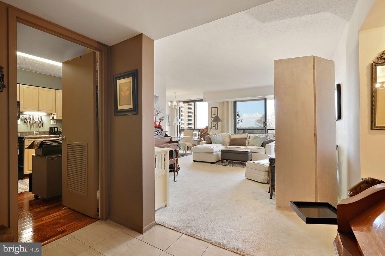 ENCORE OF MCLEAN - Residential