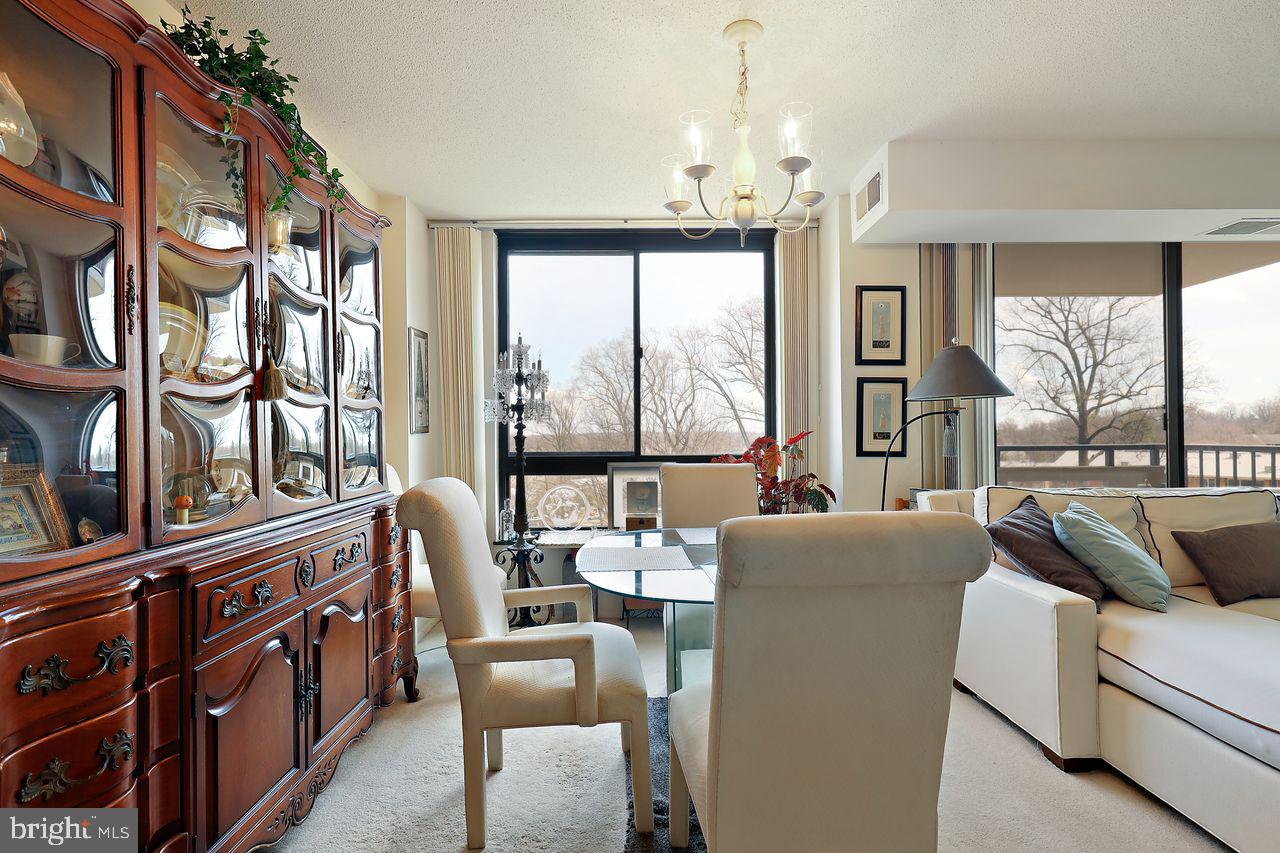 ENCORE OF MCLEAN - Residential