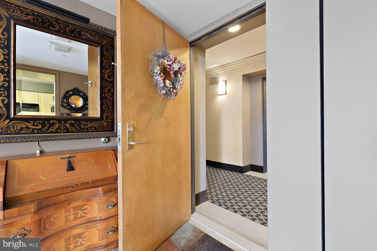 ENCORE OF MCLEAN - Residential