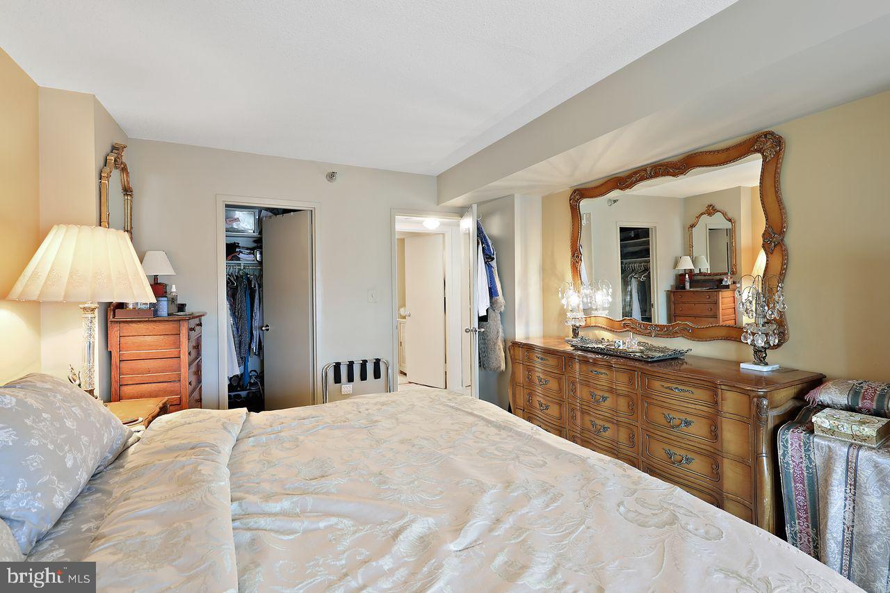 ENCORE OF MCLEAN - Residential