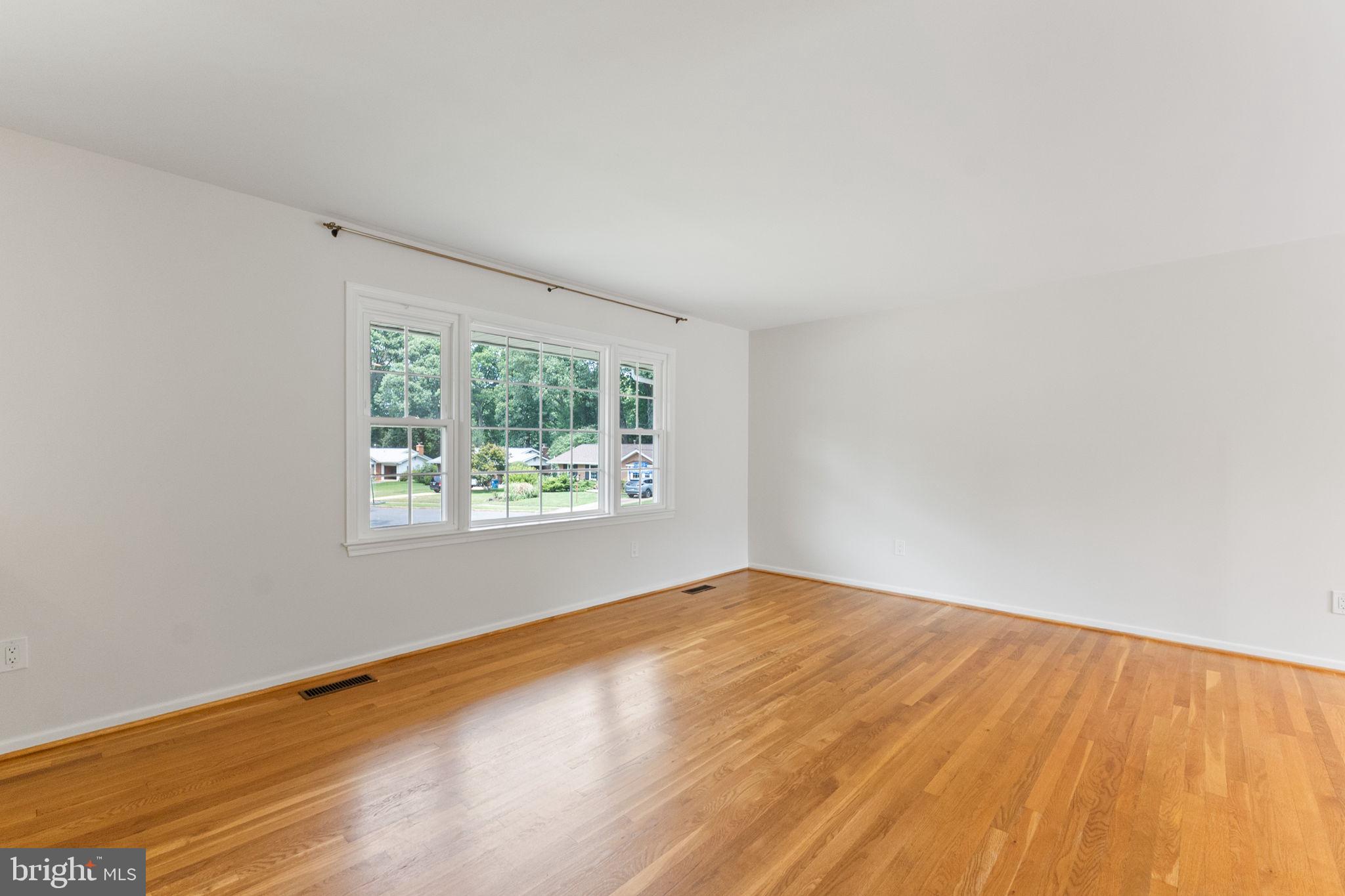 1731 TAMERISK COURT