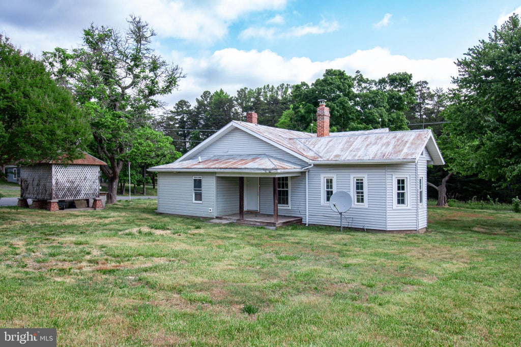 Photo of 198 Mt Hope Church Rd, BUMPASS, VA 23024 (MLS # VALA2009948)