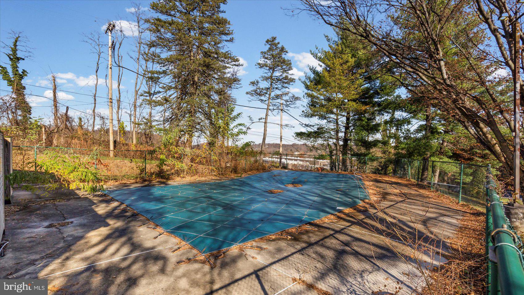 MEDFIELD - Residential