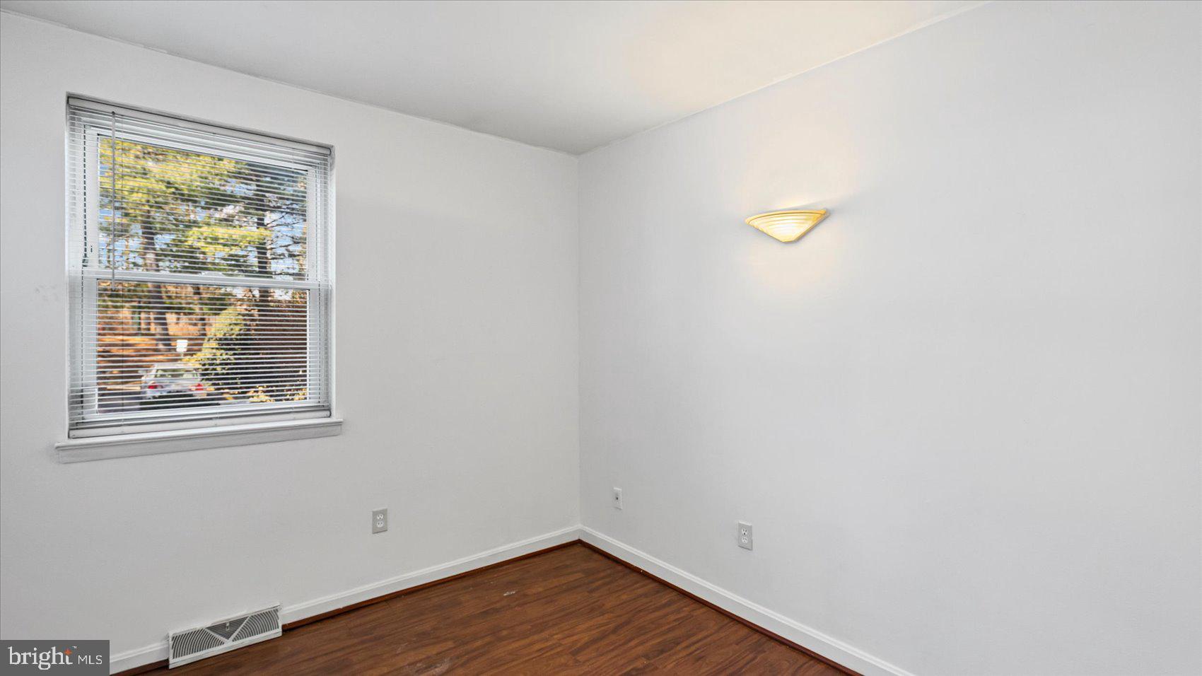 MEDFIELD - Residential