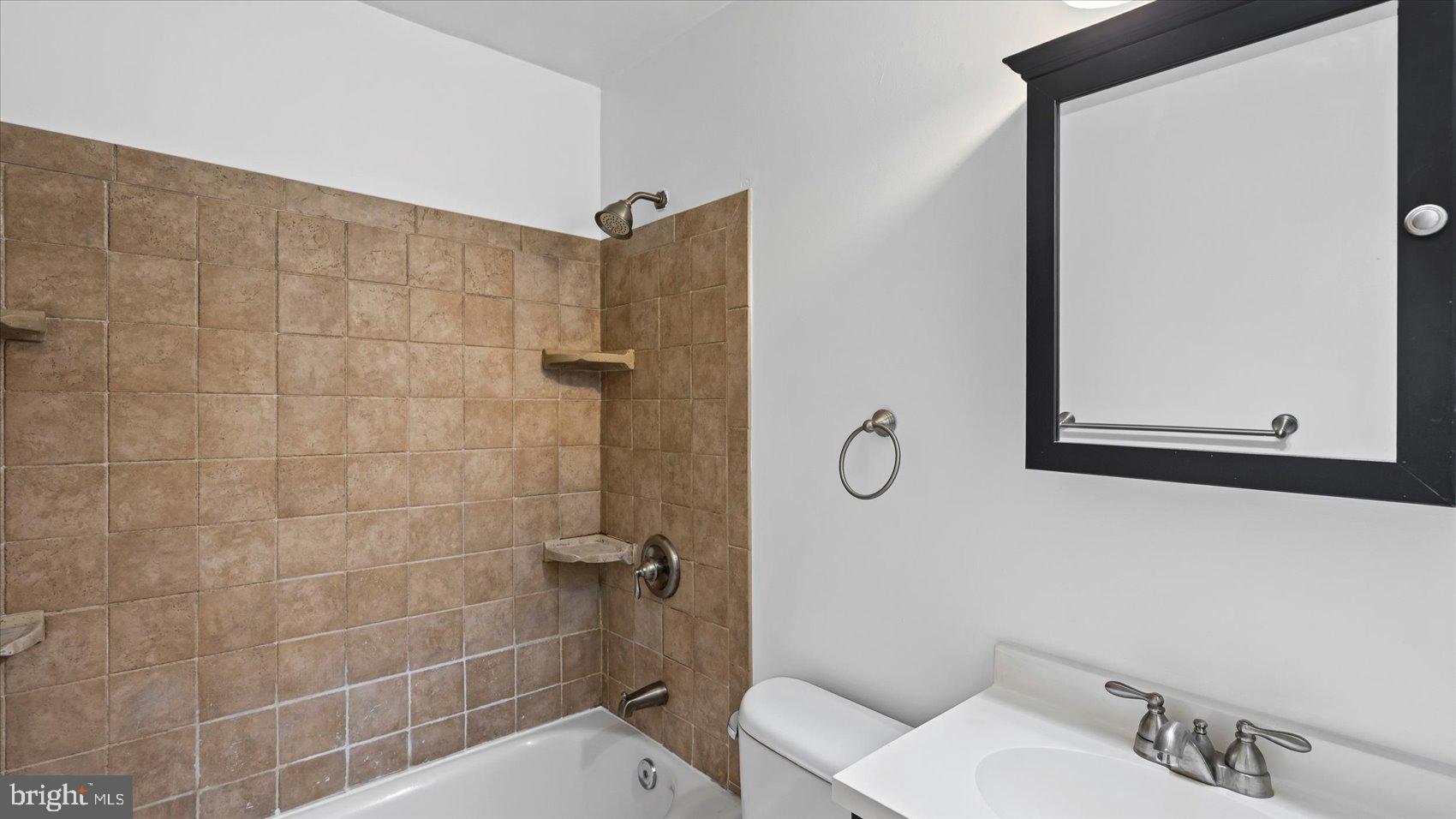 MEDFIELD - Residential