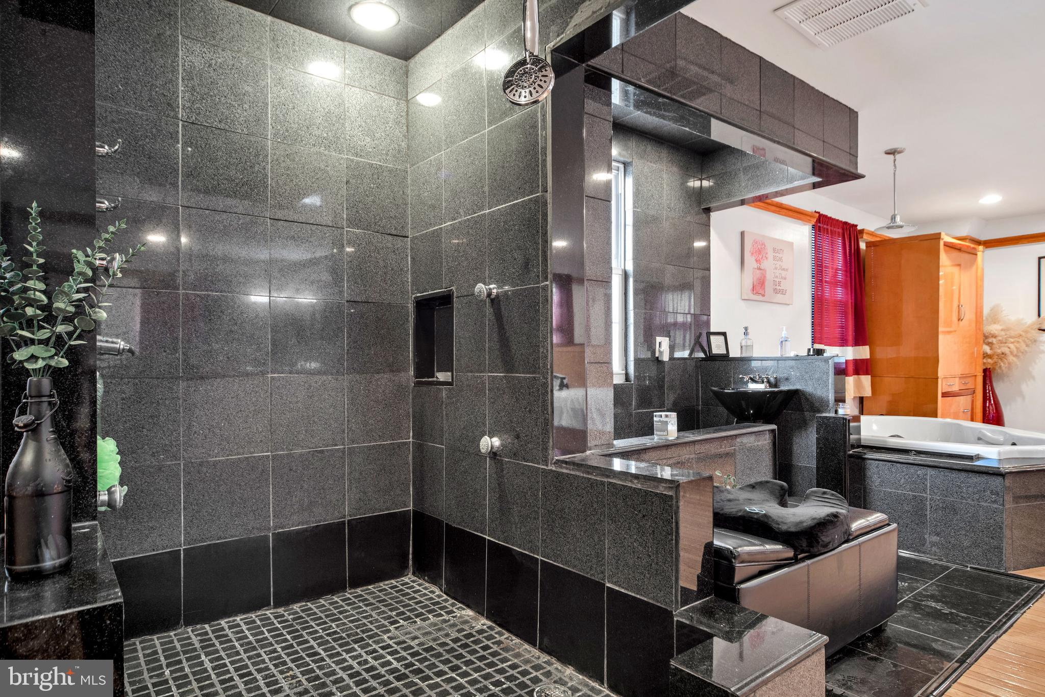 CHELTENHAM - Residential