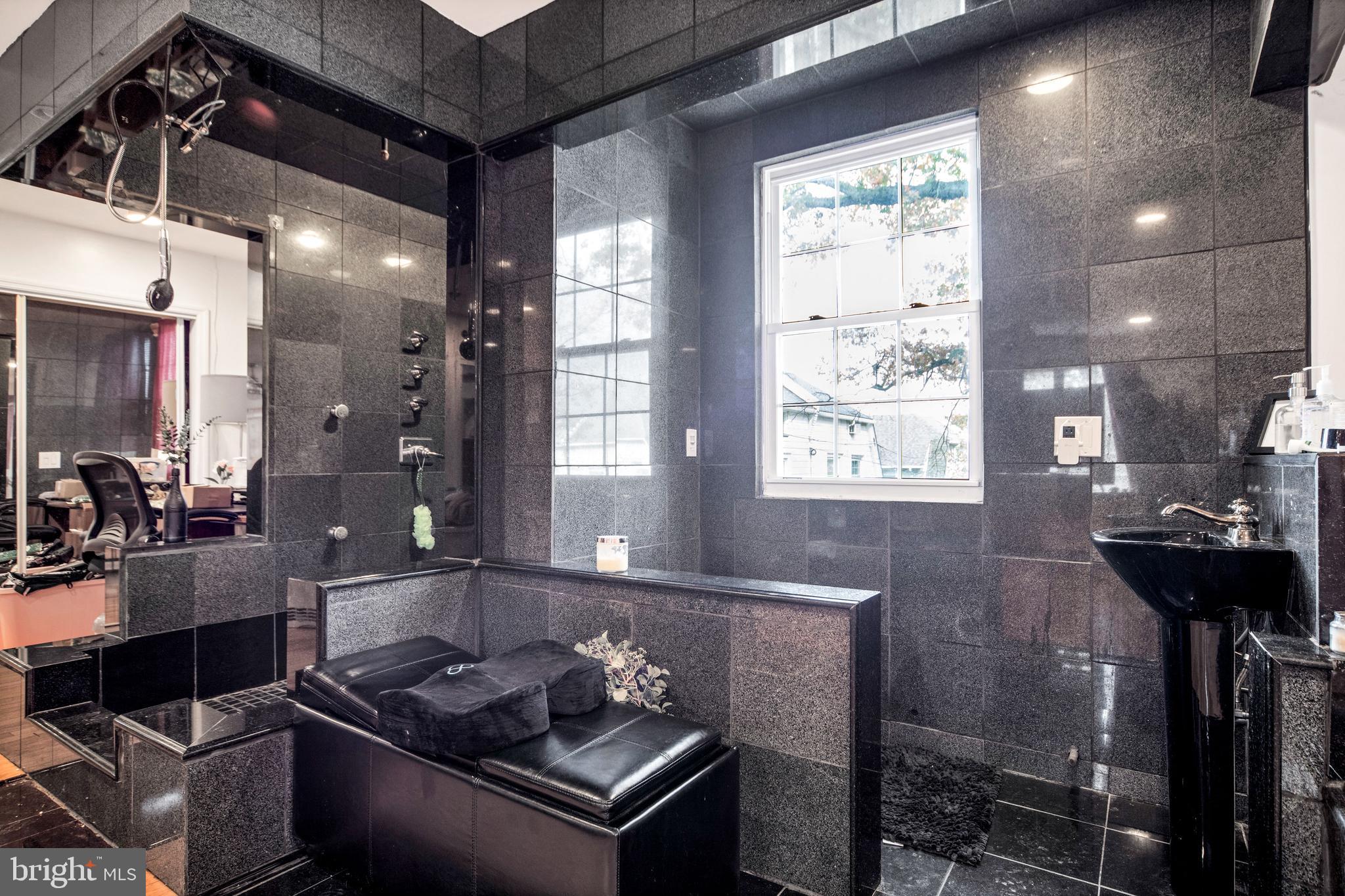 CHELTENHAM - Residential