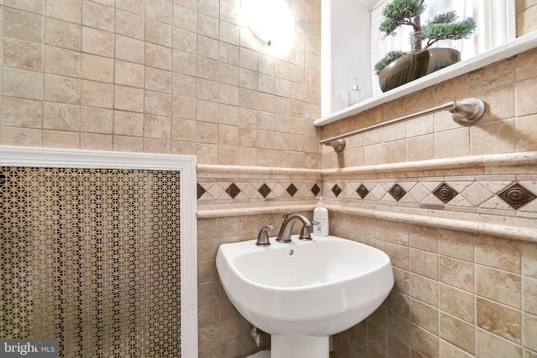 CHELTENHAM - Residential