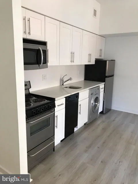 219 S 18th Street Unit 502, Philadelphia, PA MLS: PAPH2462486