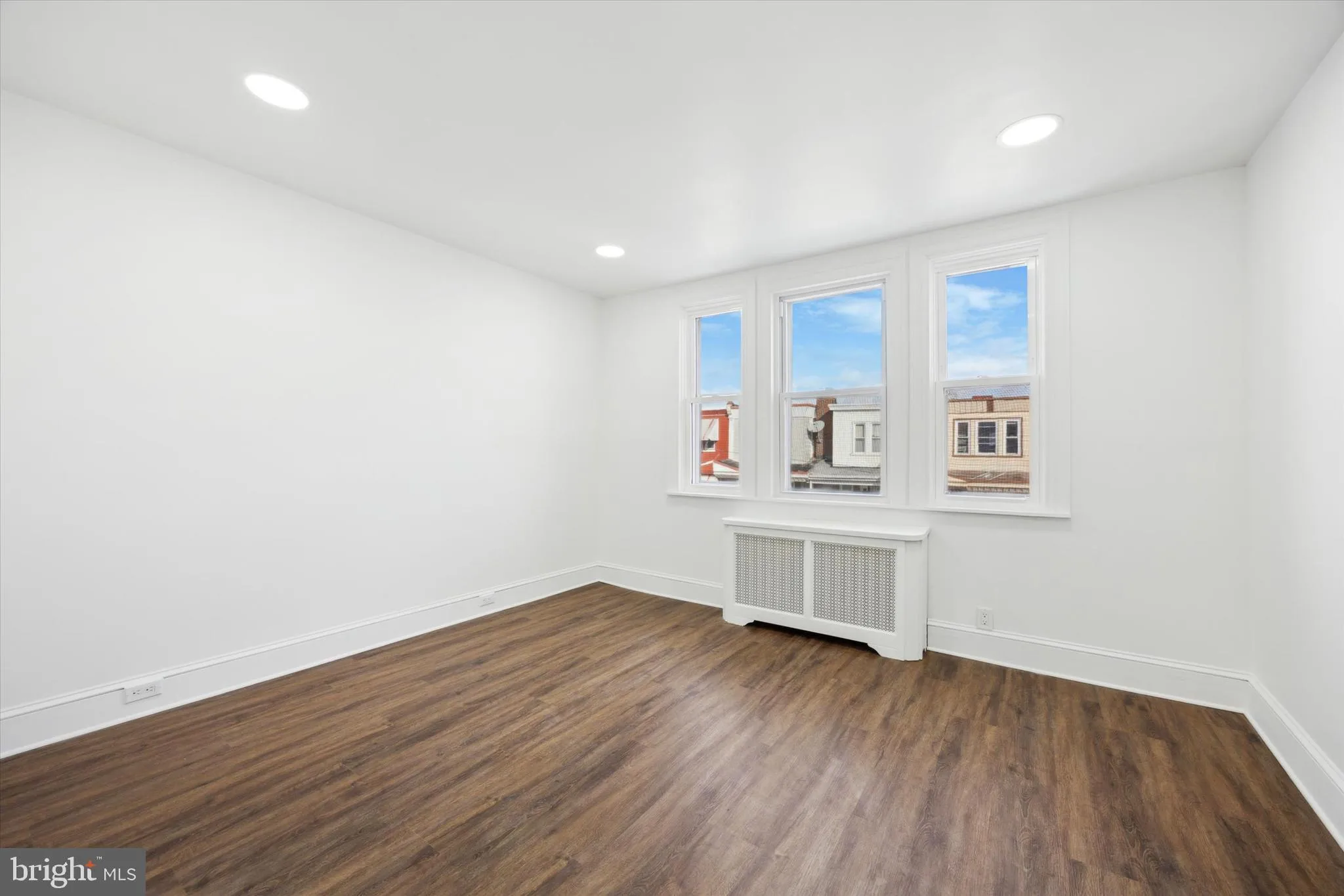 Philadelphia, Pennsylvania 19120, United States, 3 Bedrooms Bedrooms, ,2 BathroomsBathrooms,Residential,Contingent,20132
