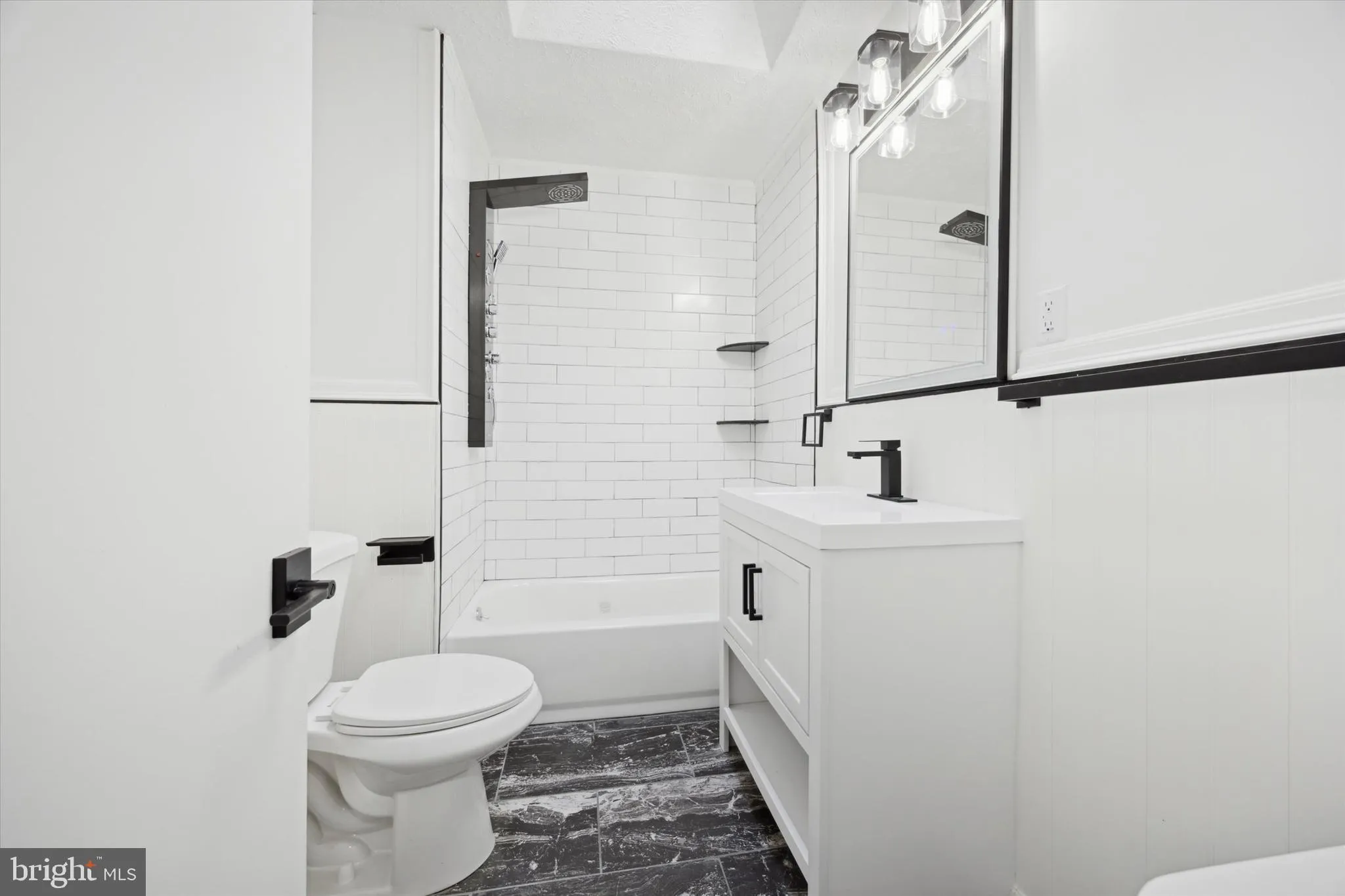 Philadelphia, Pennsylvania 19120, United States, 3 Bedrooms Bedrooms, ,2 BathroomsBathrooms,Residential,Contingent,20132
