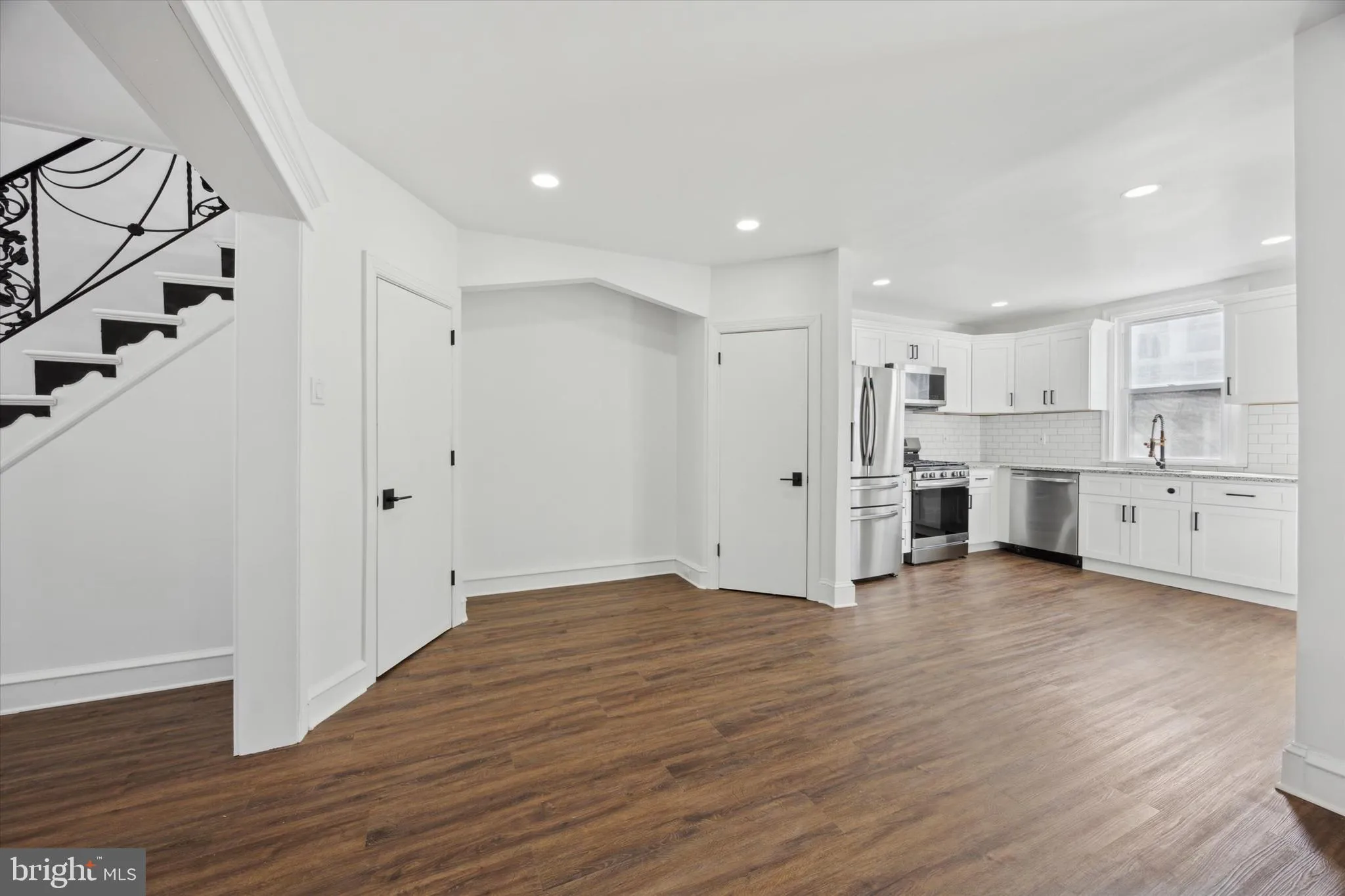 Philadelphia, Pennsylvania 19120, United States, 3 Bedrooms Bedrooms, ,2 BathroomsBathrooms,Residential,Contingent,20132