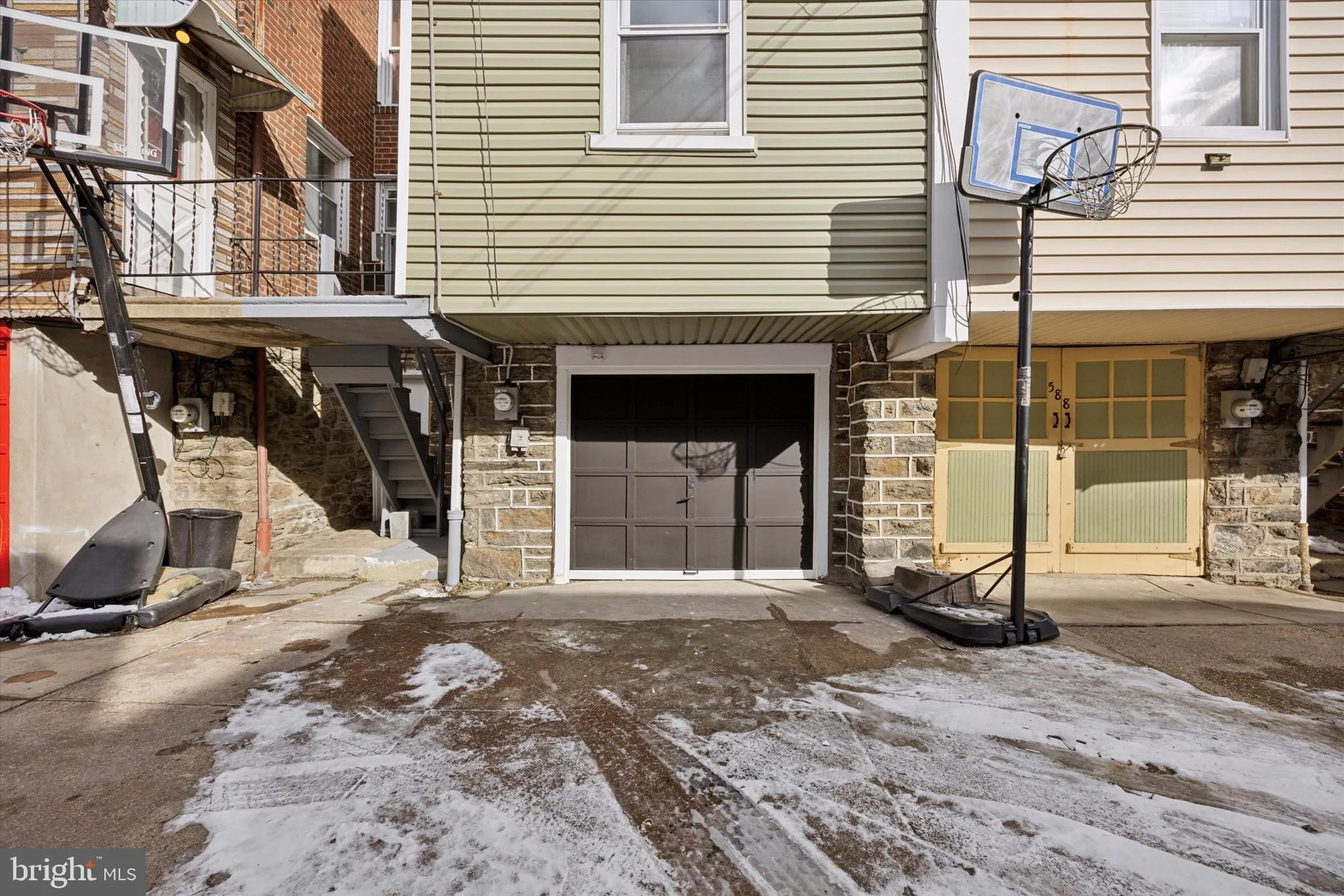 Philadelphia, Pennsylvania 19120, United States, 3 Bedrooms Bedrooms, ,2 BathroomsBathrooms,Residential,Contingent,20132