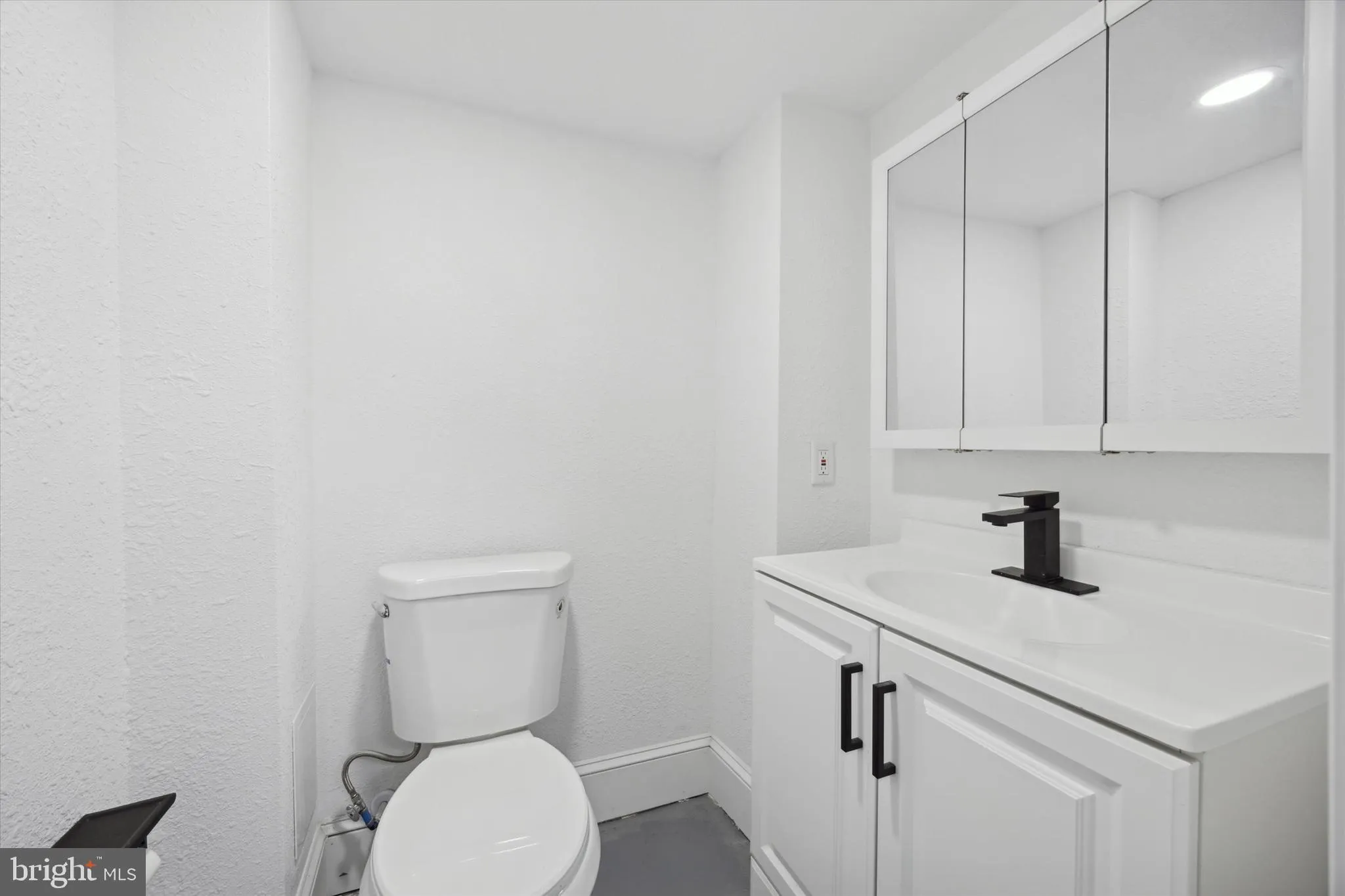 Philadelphia, Pennsylvania 19120, United States, 3 Bedrooms Bedrooms, ,2 BathroomsBathrooms,Residential,Contingent,20132