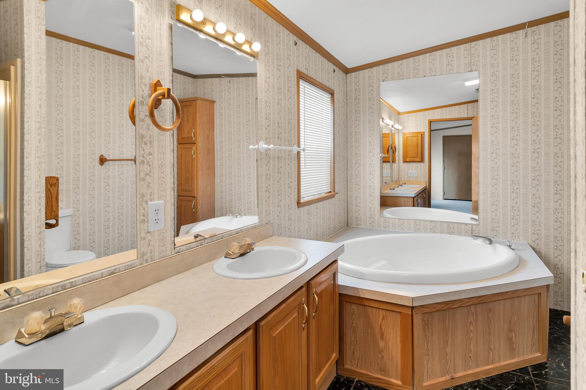 CRESTVIEW ACRES MHP - Residential