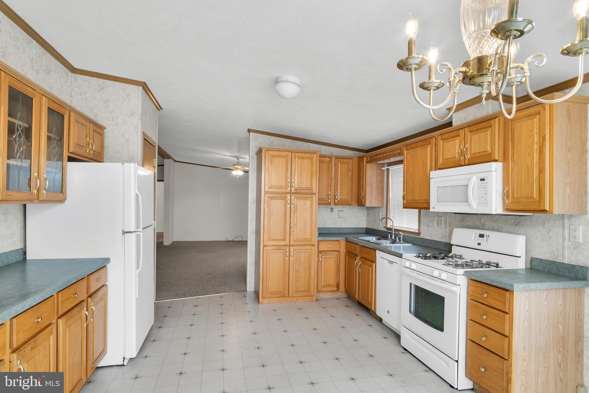 CRESTVIEW ACRES MHP - Residential