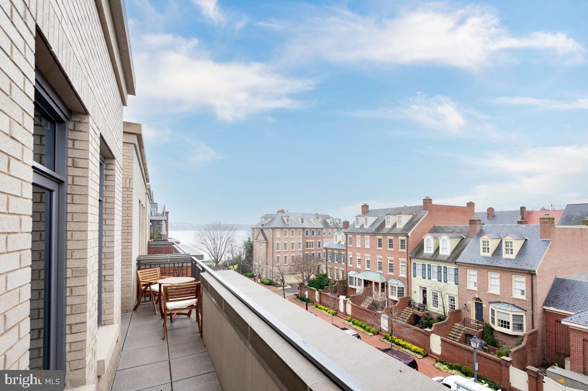 ROBINSON LANDING - Residential Lease