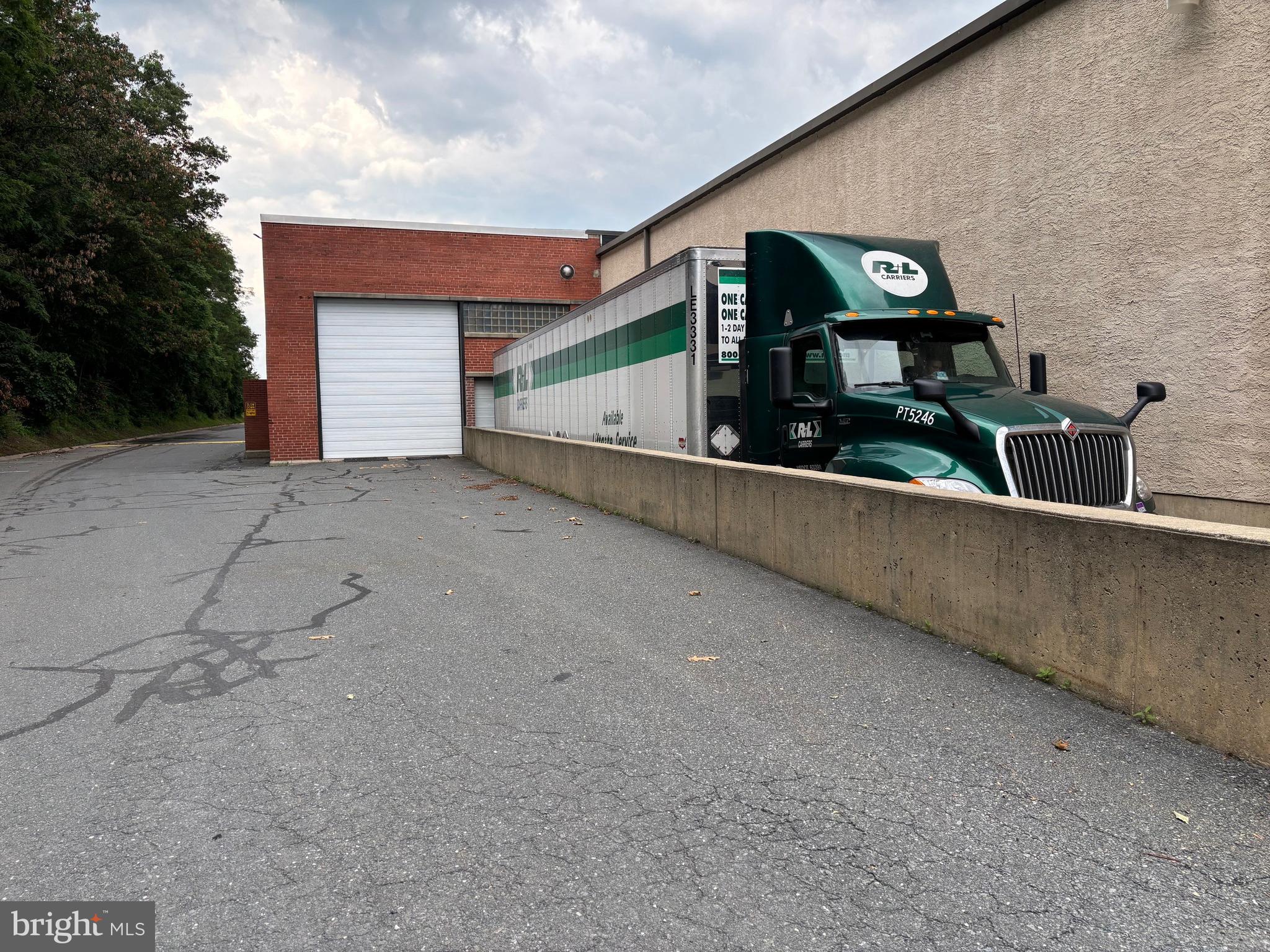 200 BETHLEHEM DRIVE WAREHOUSE 137
